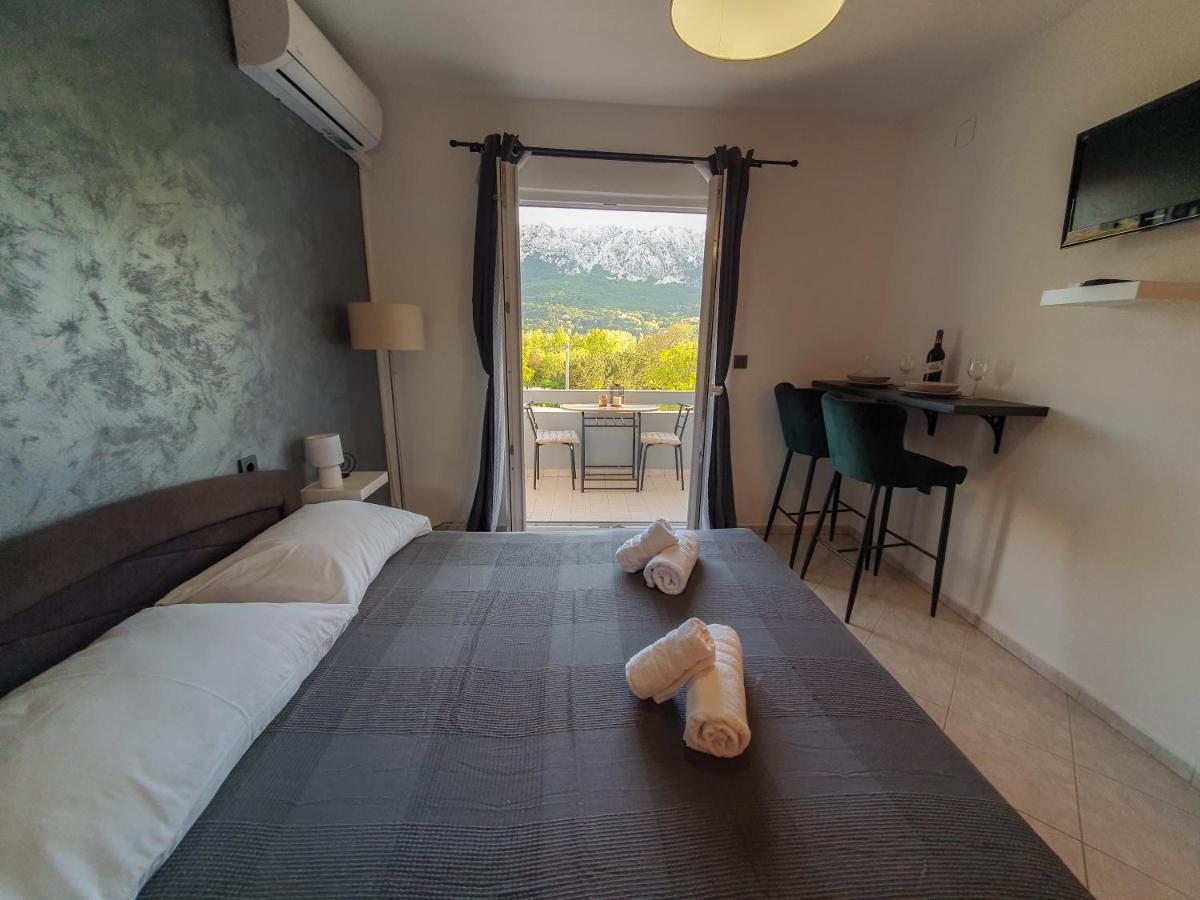Apartments Mira Baska  Ngoại thất bức ảnh