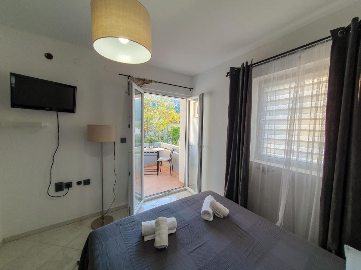 Apartments Mira Baska  Ngoại thất bức ảnh