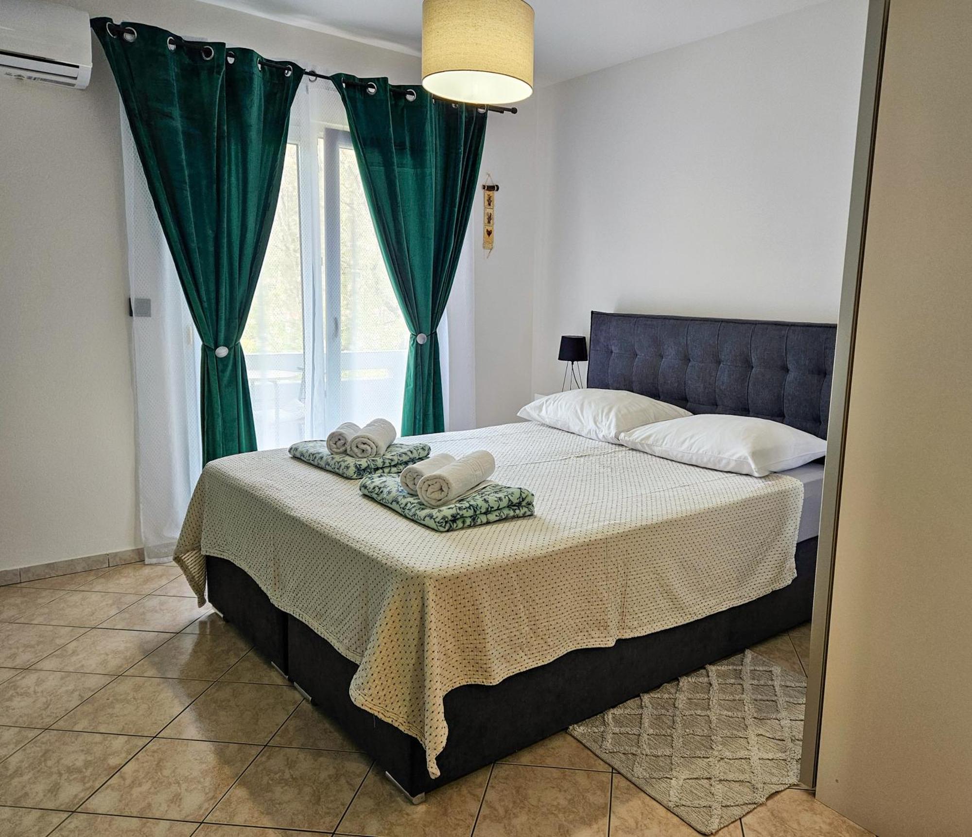 Apartments Mira Baska  Ngoại thất bức ảnh